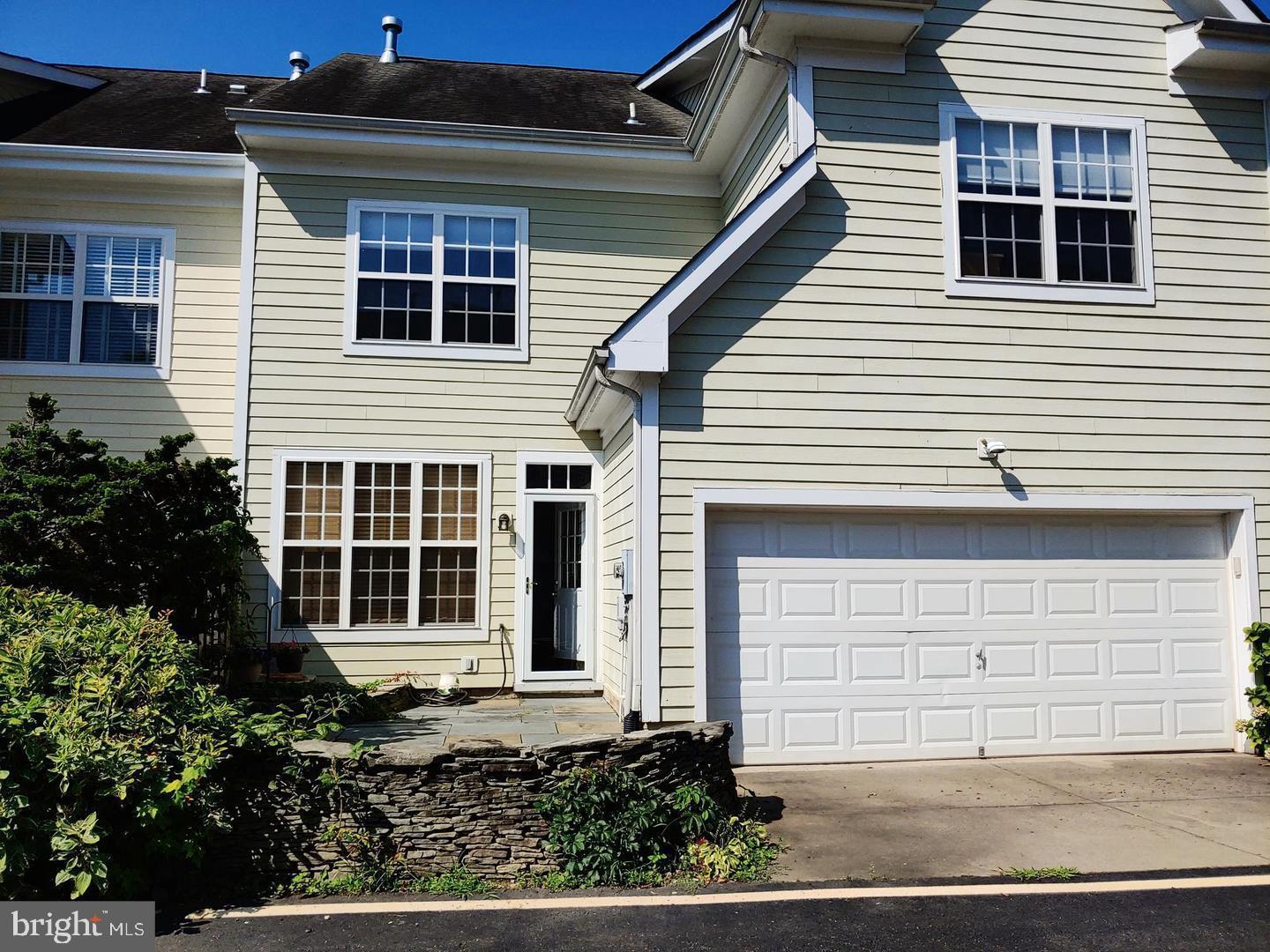 BELMONT TOWN CENTER - Residential Lease