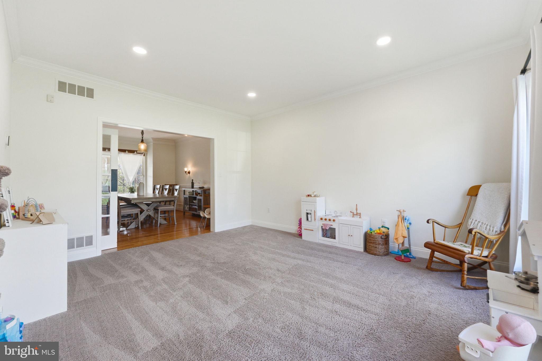 NEW GARDEN - Residential