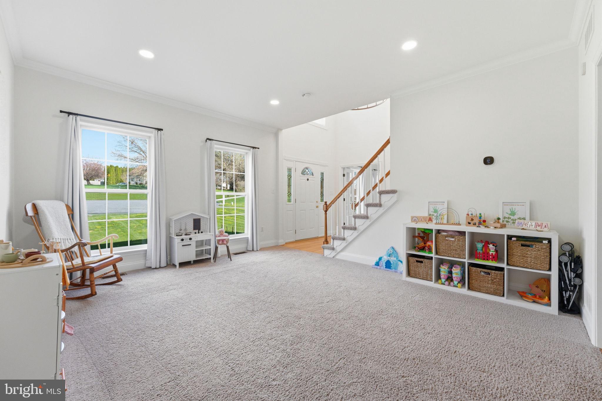 NEW GARDEN - Residential