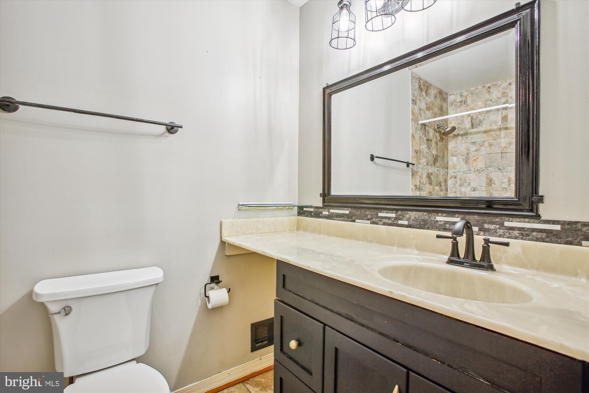 CANTERBURY WOODS - Residential Lease