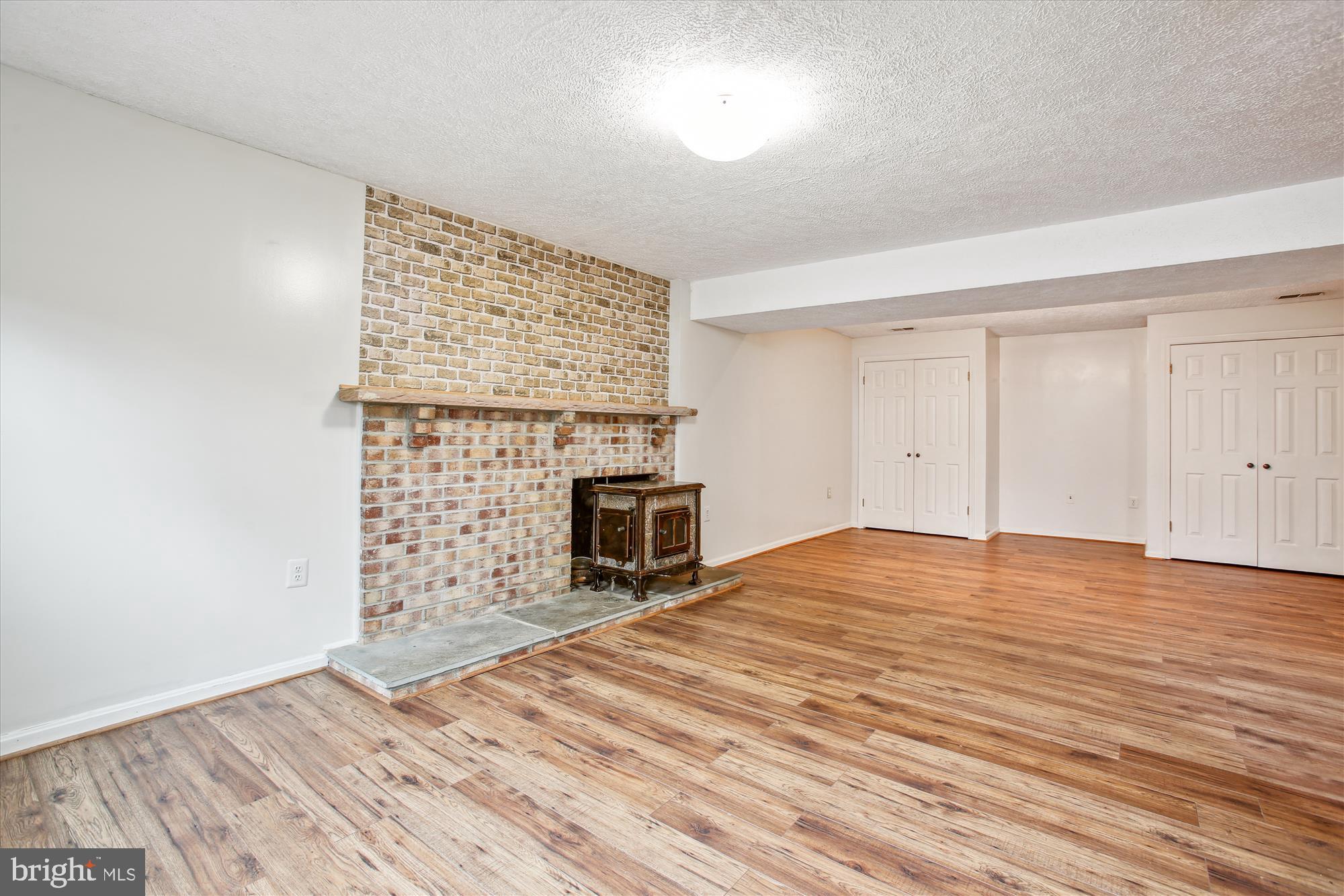 CANTERBURY WOODS - Residential Lease