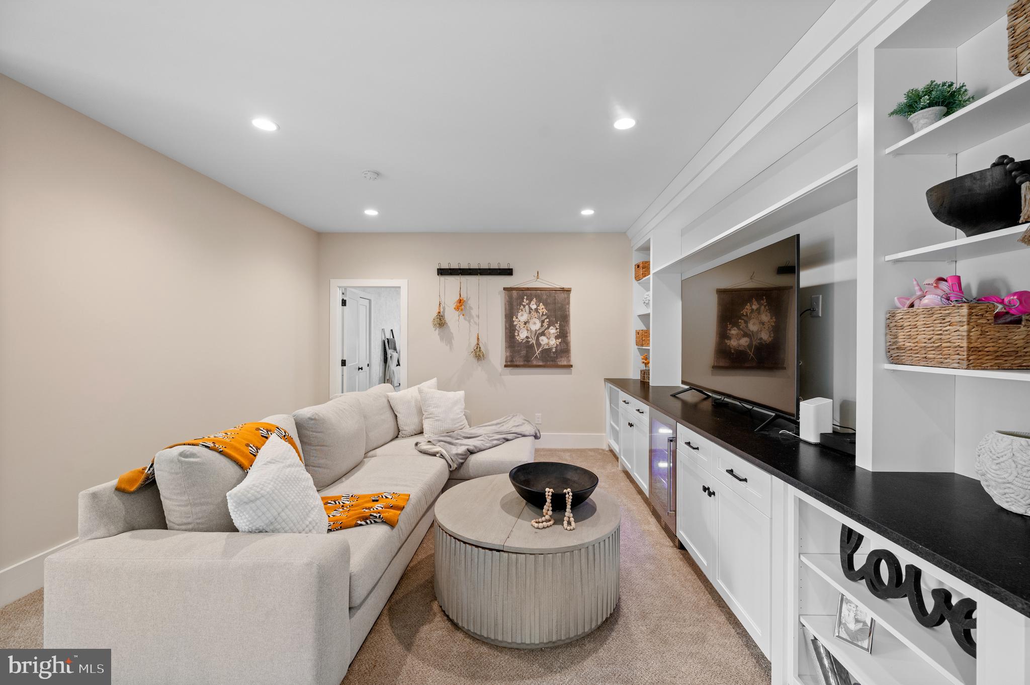 SAWMILL COURT - Residential