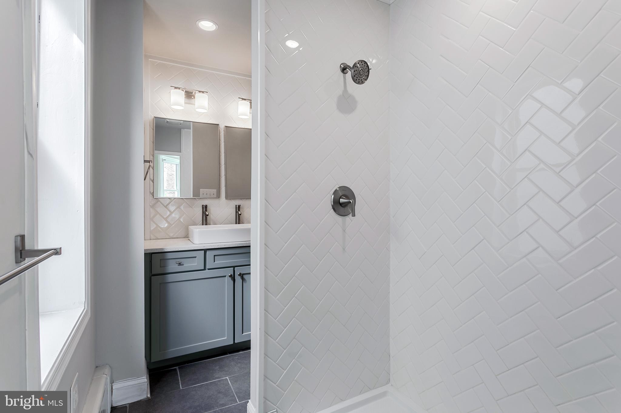 ROXBOROUGH - Residential