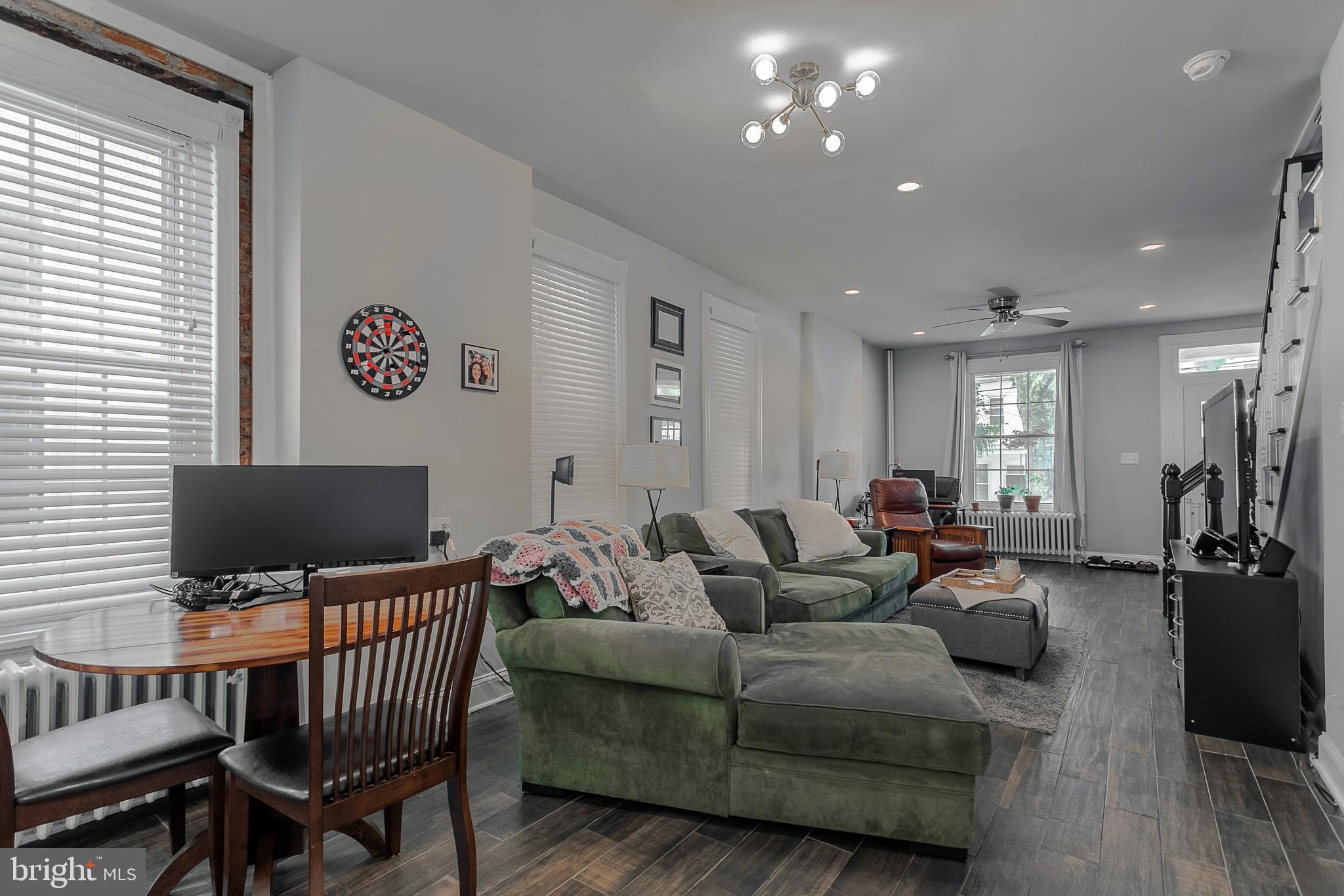 ROXBOROUGH - Residential