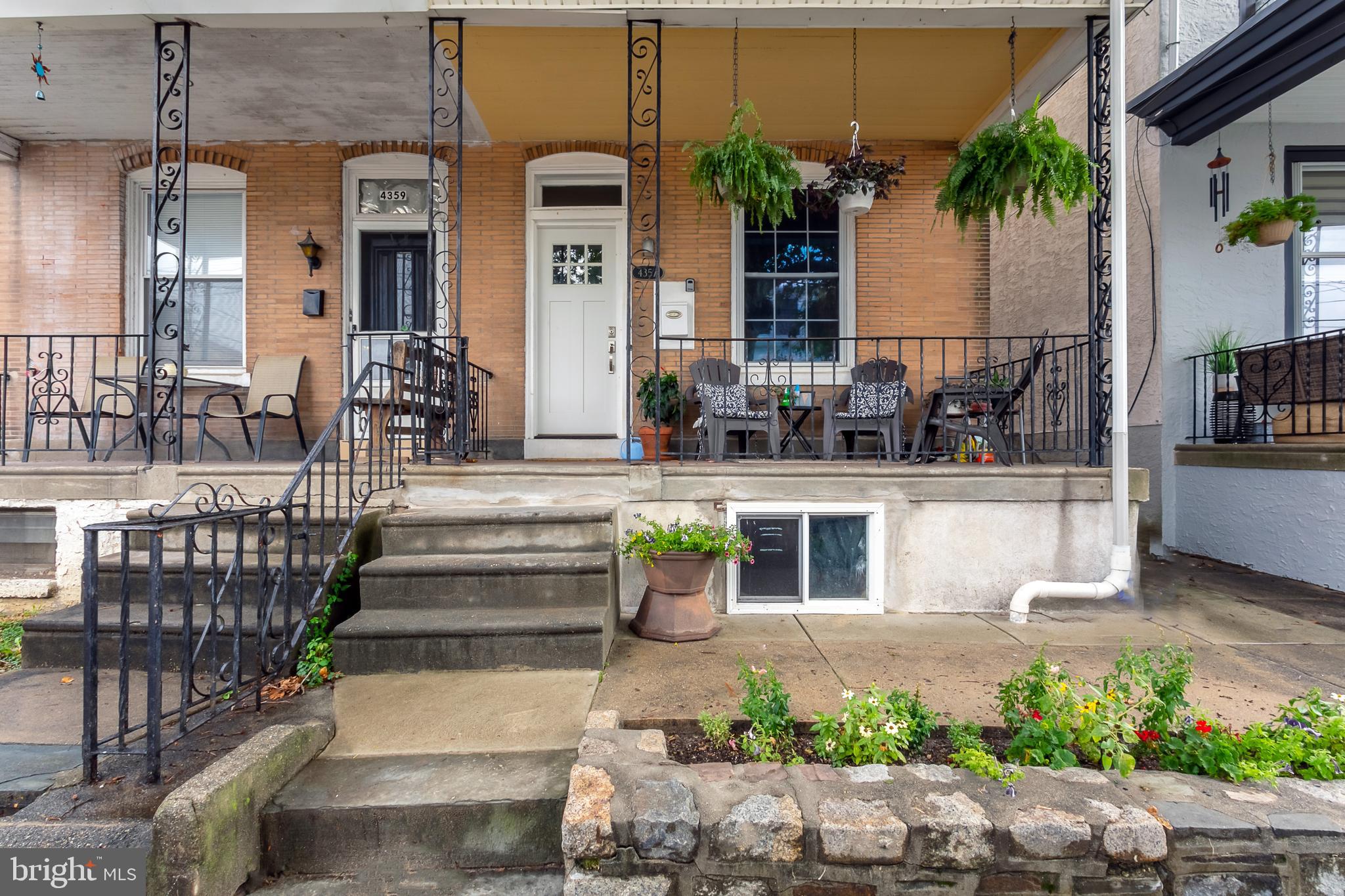 ROXBOROUGH - Residential