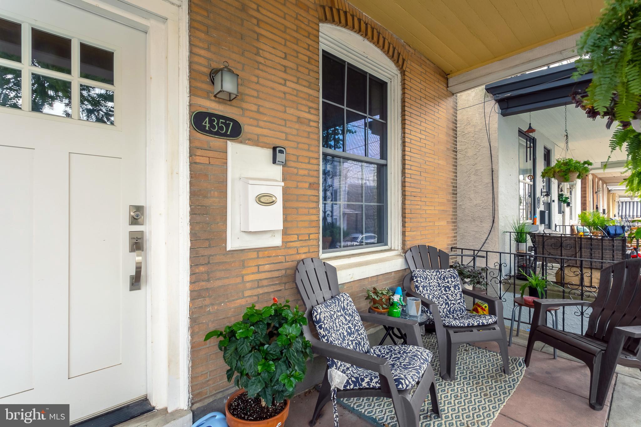 ROXBOROUGH - Residential