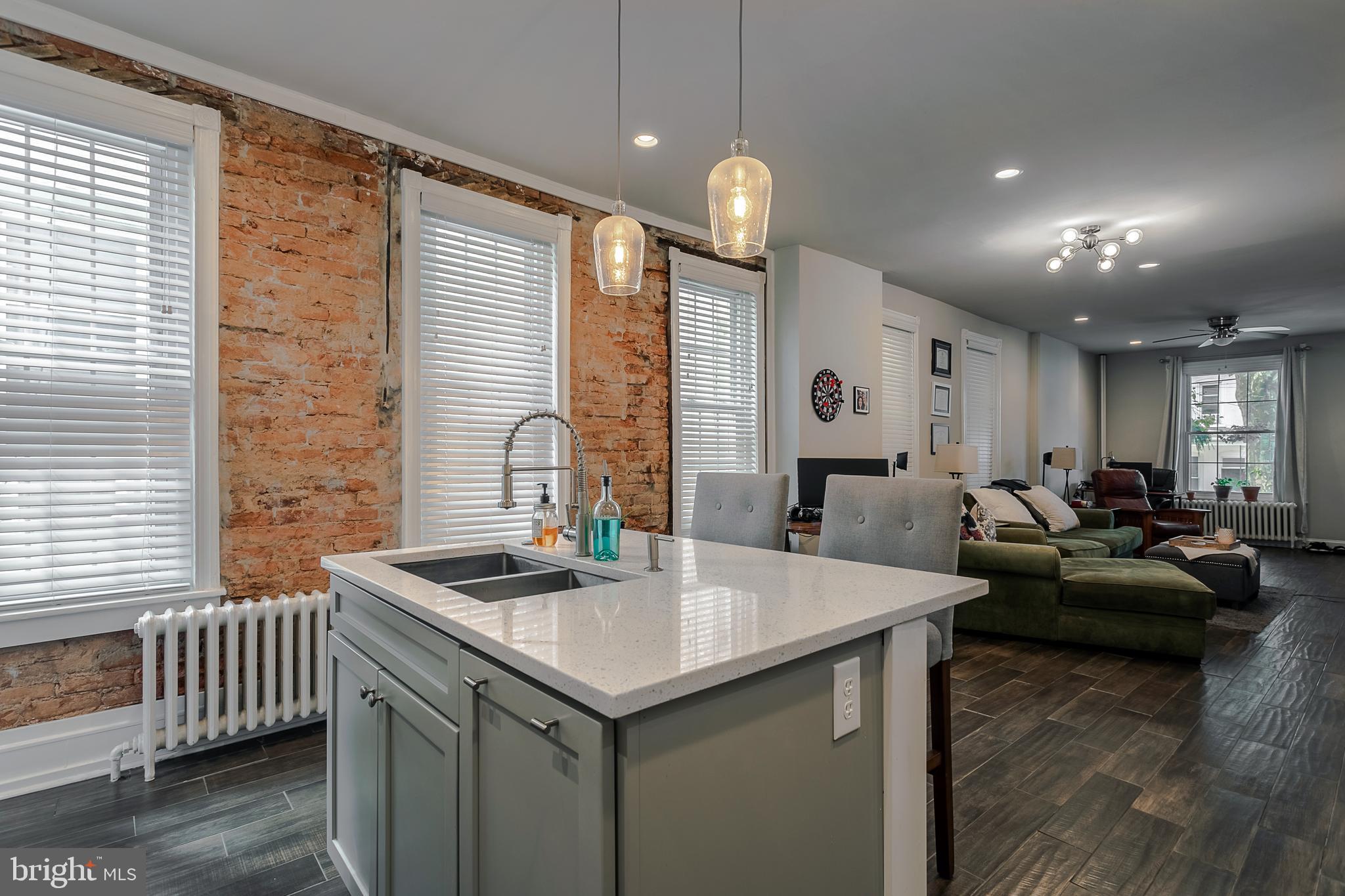 ROXBOROUGH - Residential