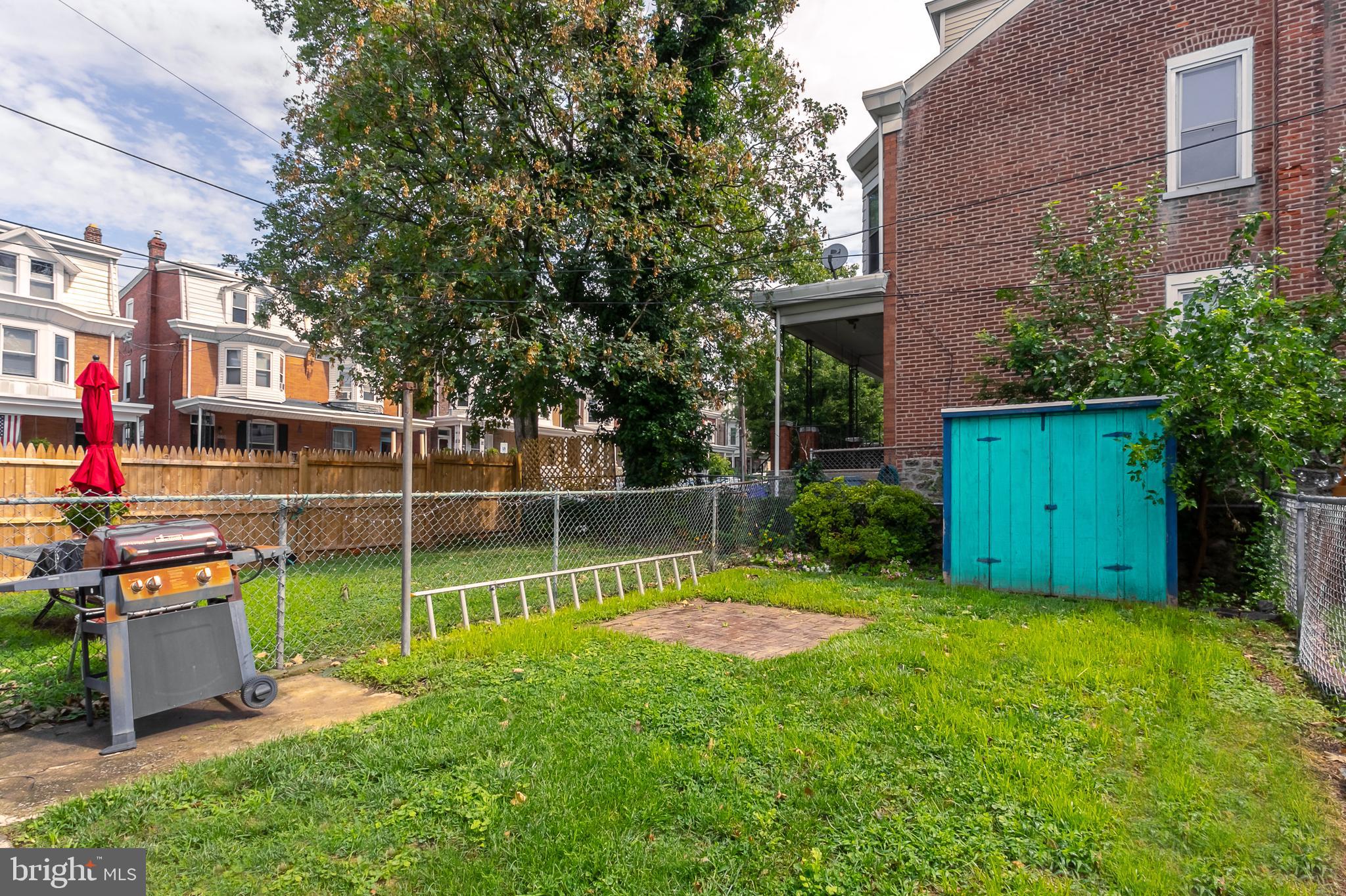 ROXBOROUGH - Residential