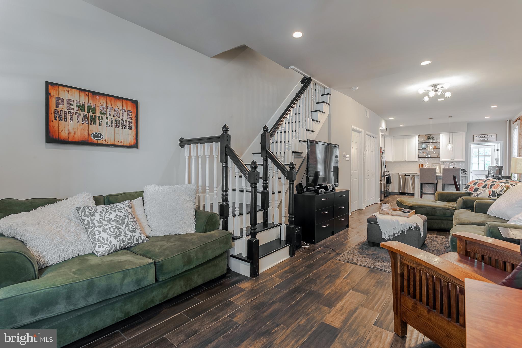 ROXBOROUGH - Residential