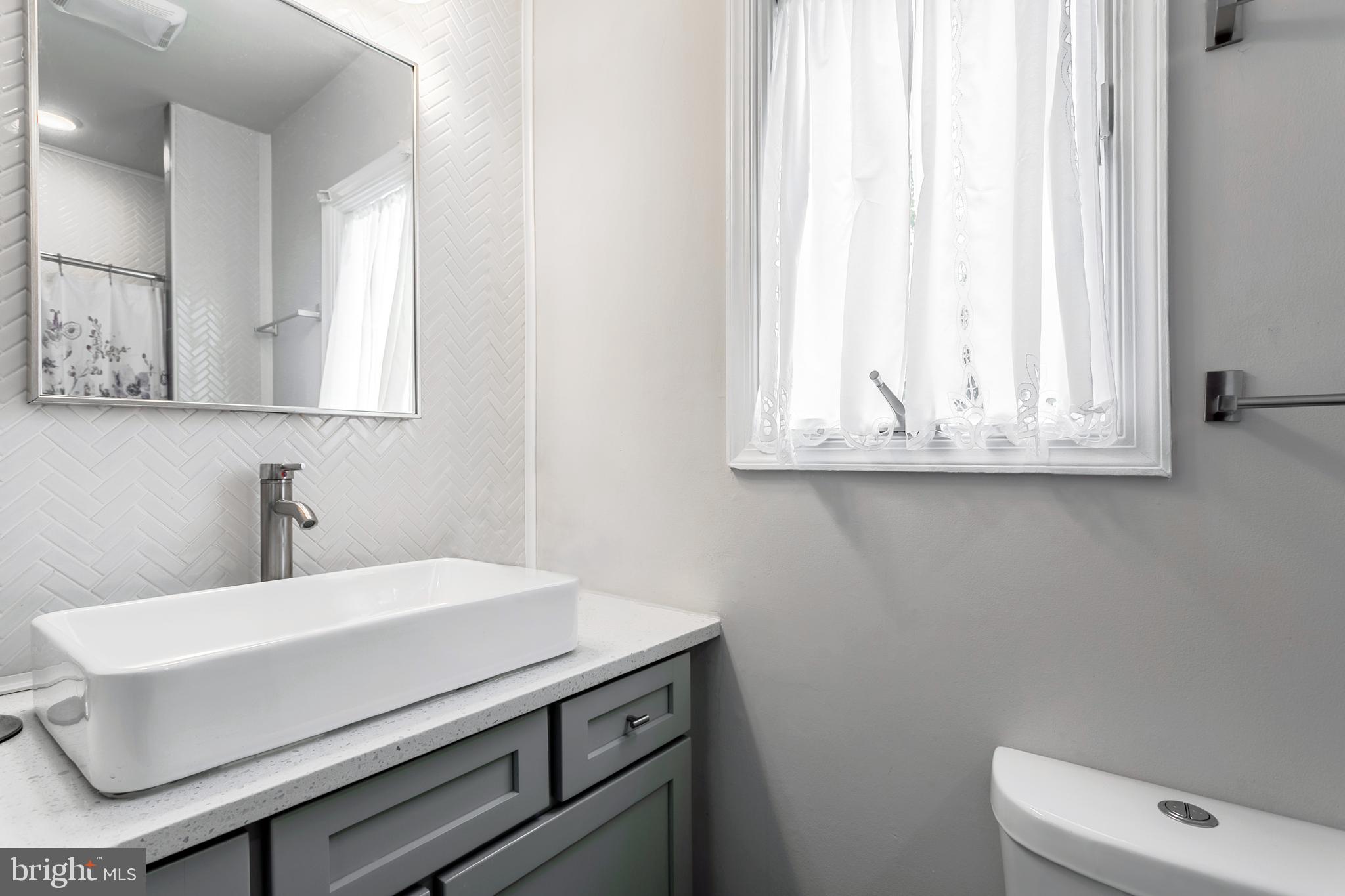 ROXBOROUGH - Residential