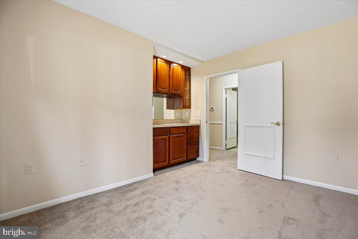 LEISURE WORLD - Residential