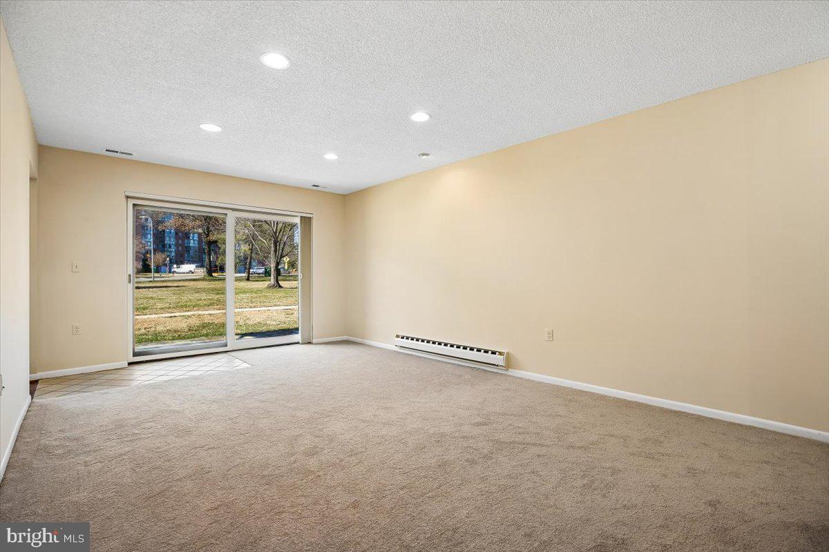 LEISURE WORLD - Residential