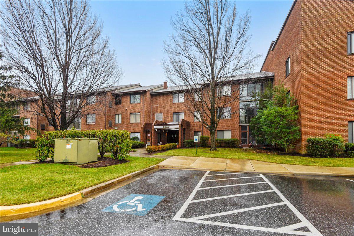 LEISURE WORLD - Residential