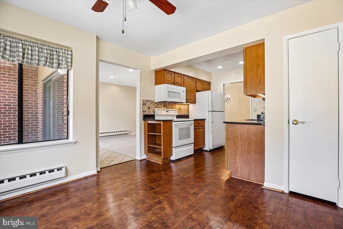 LEISURE WORLD - Residential