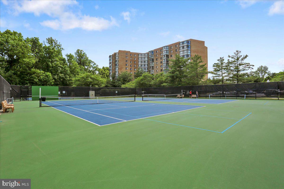 LEISURE WORLD - Residential