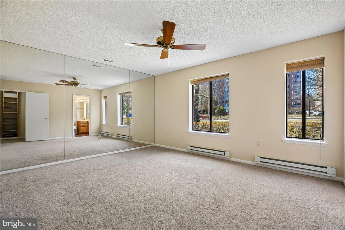 LEISURE WORLD - Residential