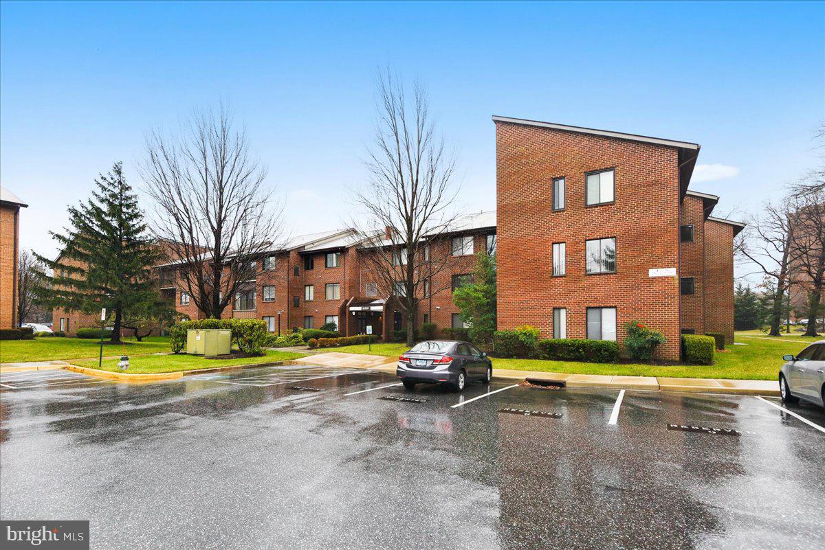LEISURE WORLD - Residential