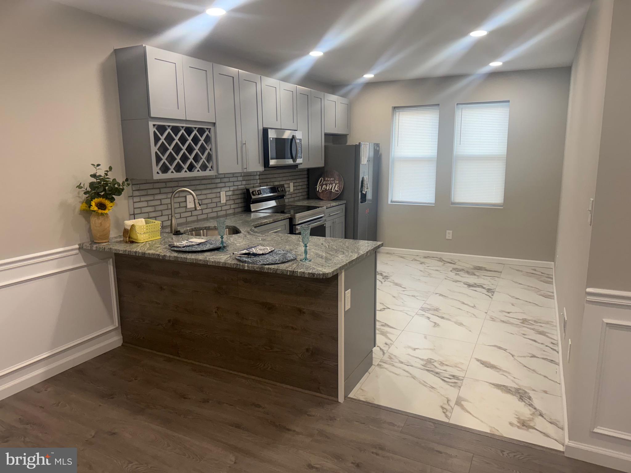 1628 E WASHINGTON LANE