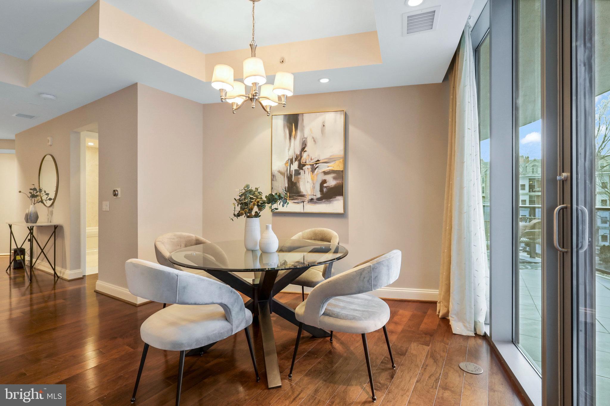 TURNBERRY TOWER - Residential