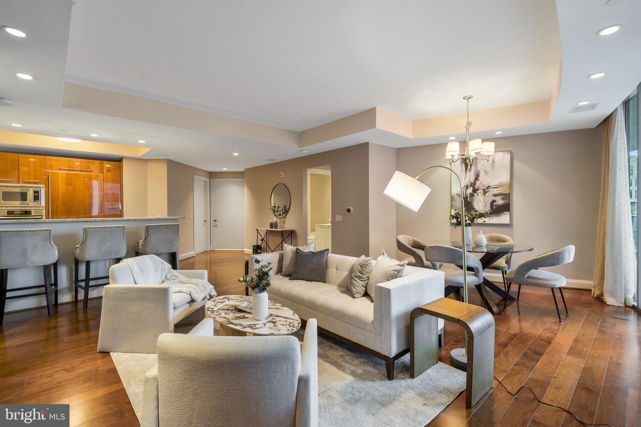 TURNBERRY TOWER - Residential