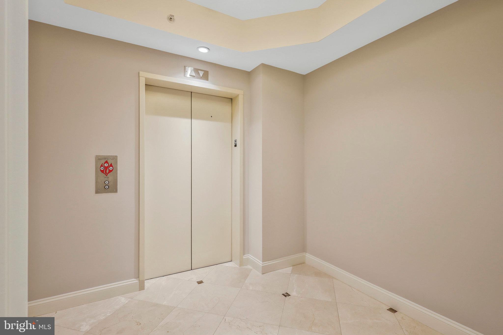 TURNBERRY TOWER - Residential