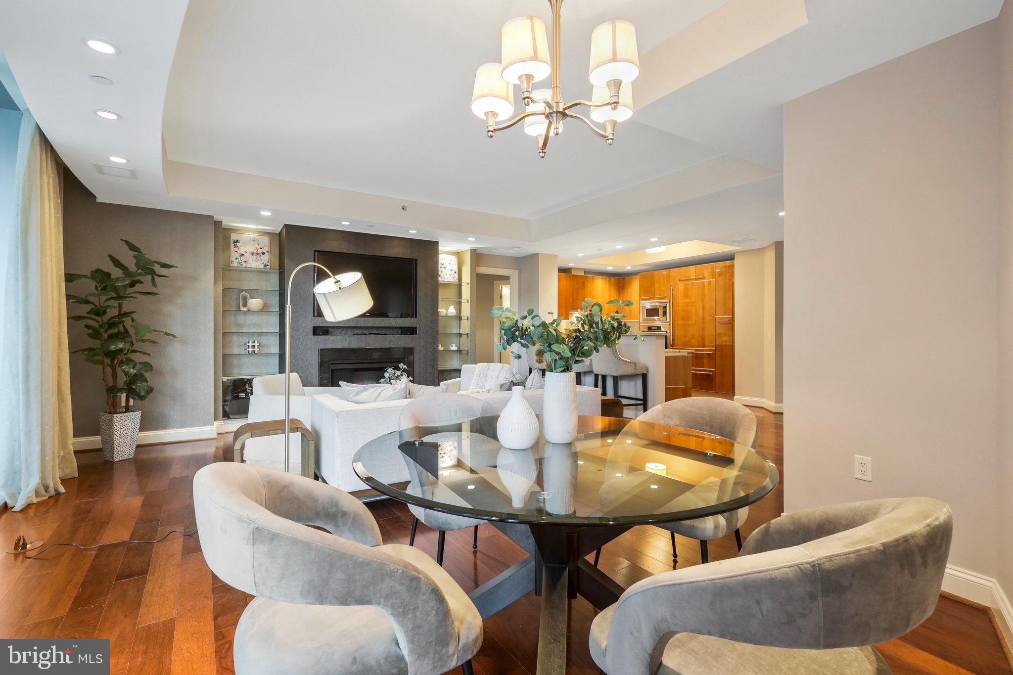 TURNBERRY TOWER - Residential