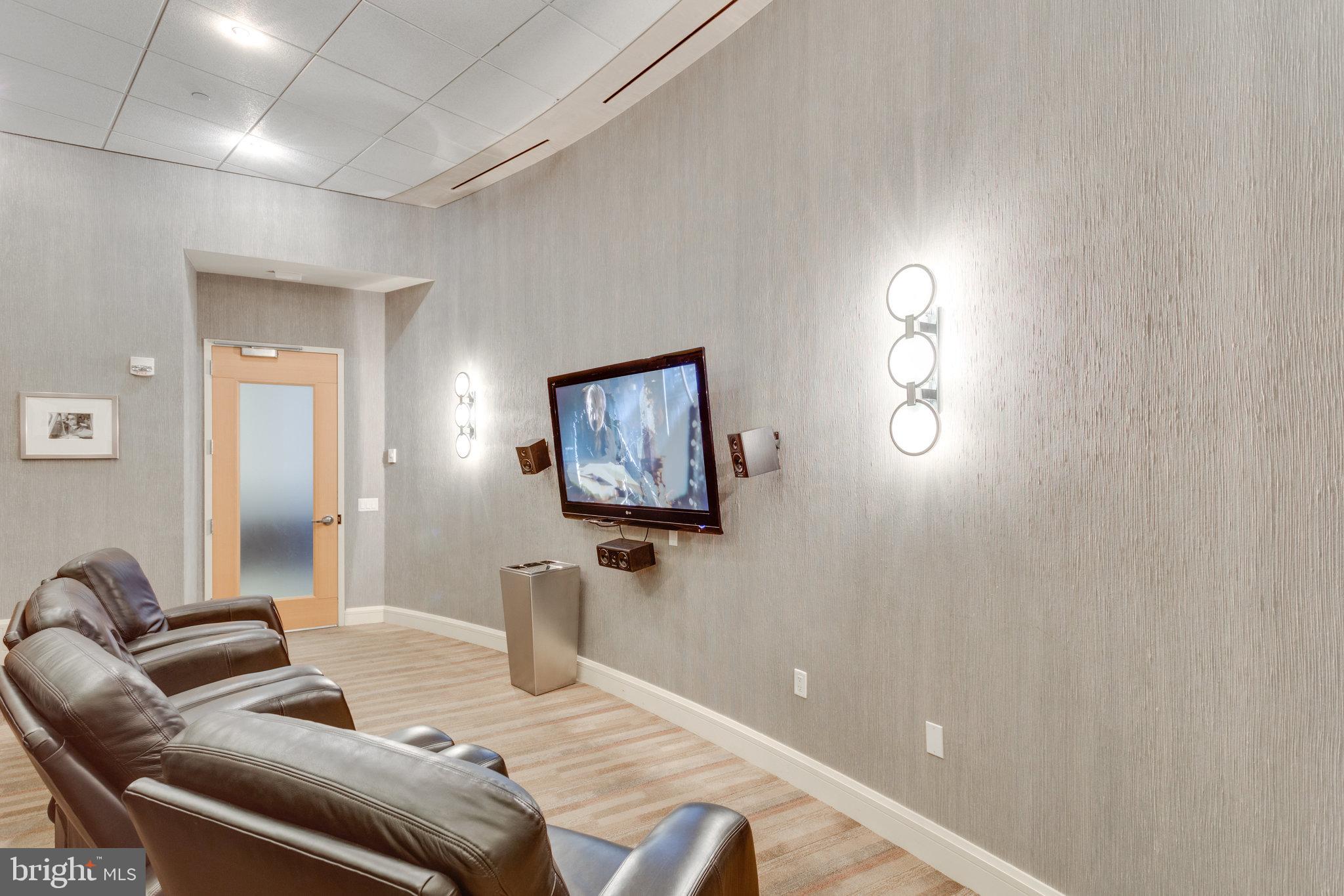 TURNBERRY TOWER - Residential