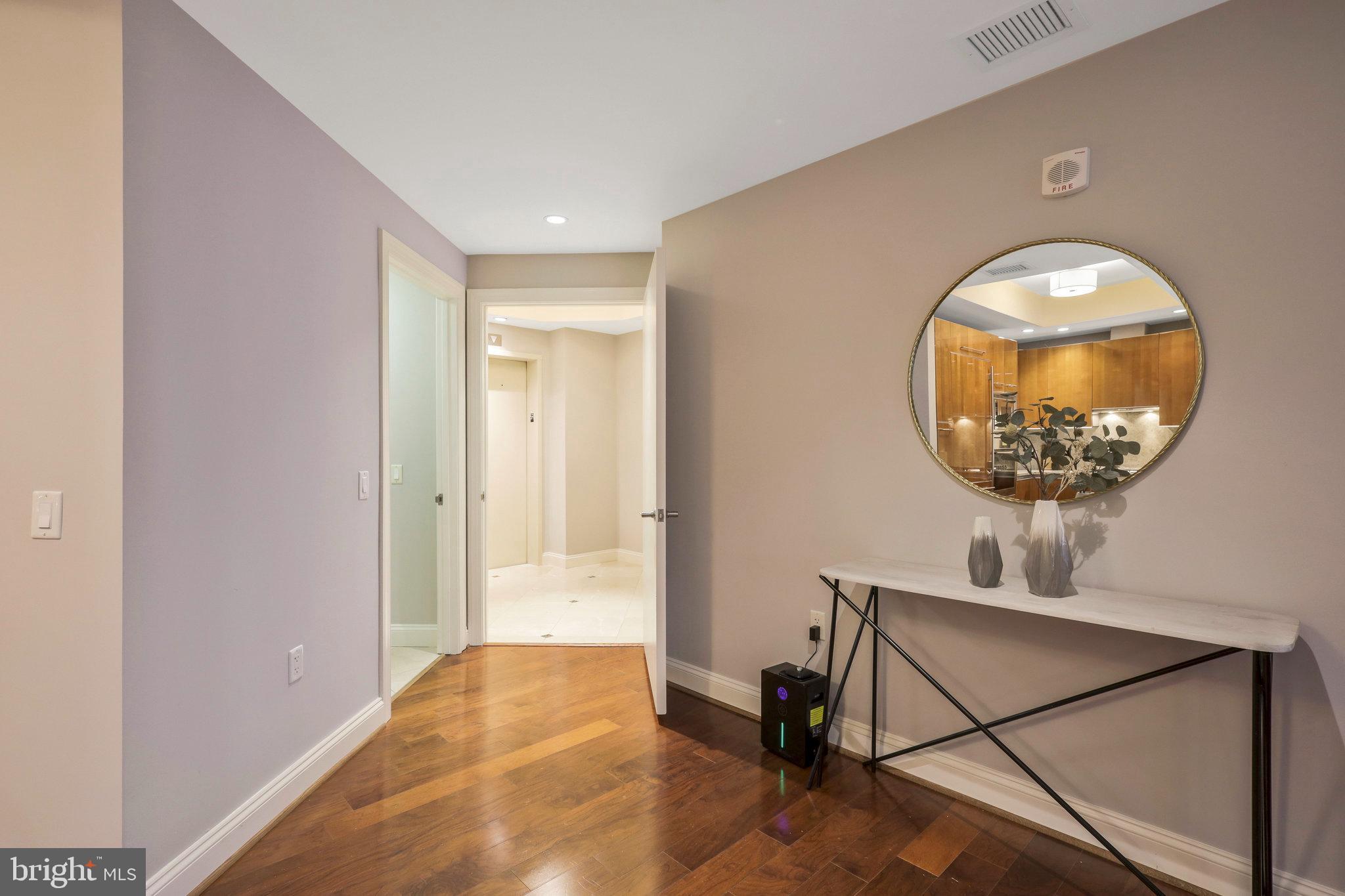 TURNBERRY TOWER - Residential