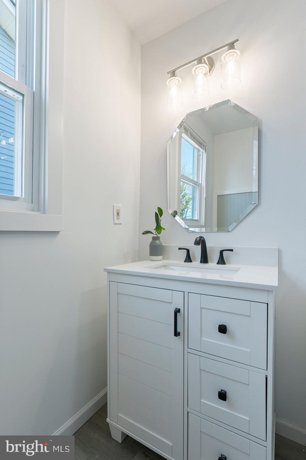 COLMAR MANOR - Residential