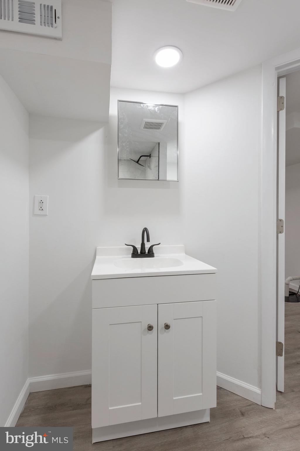 COLMAR MANOR - Residential