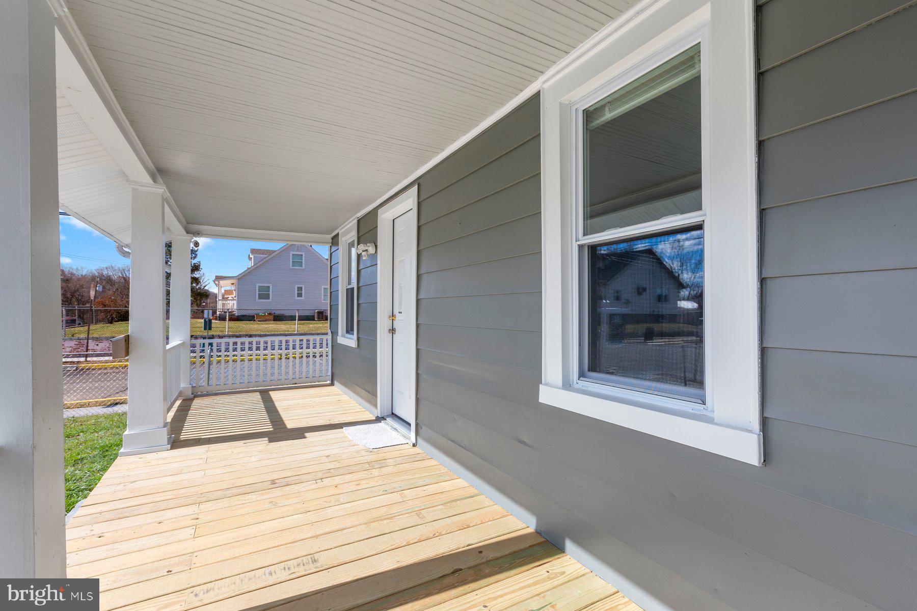 COLMAR MANOR - Residential