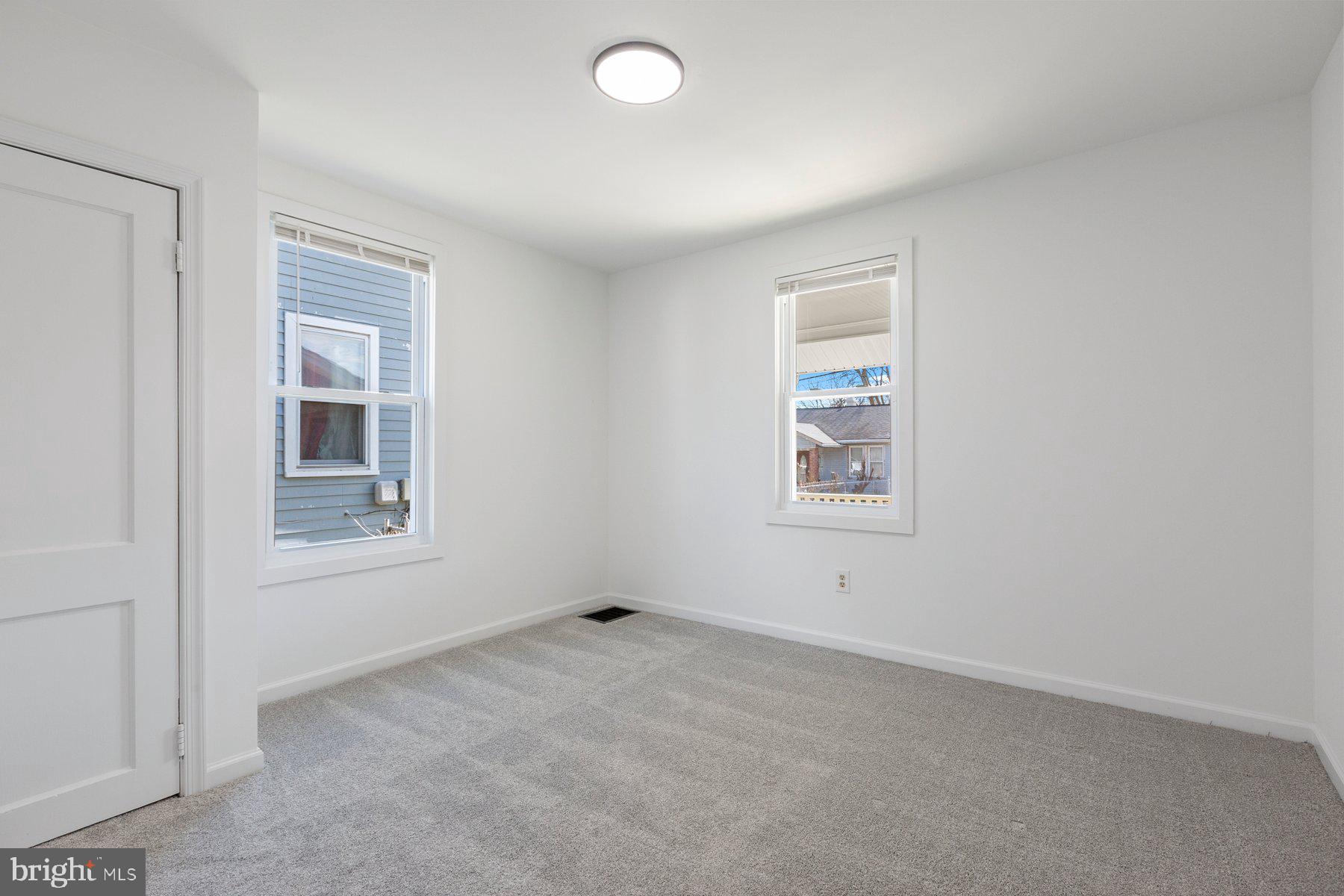 COLMAR MANOR - Residential