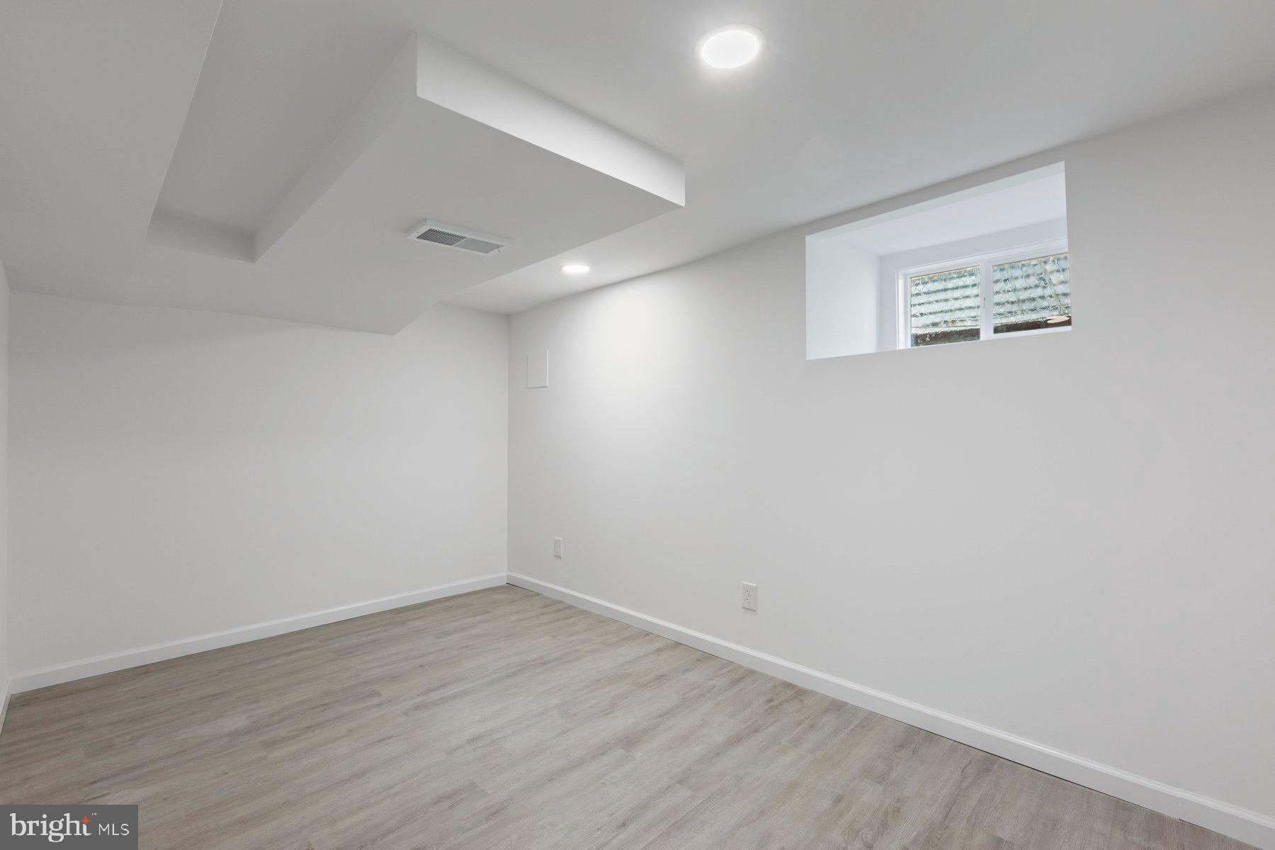 COLMAR MANOR - Residential