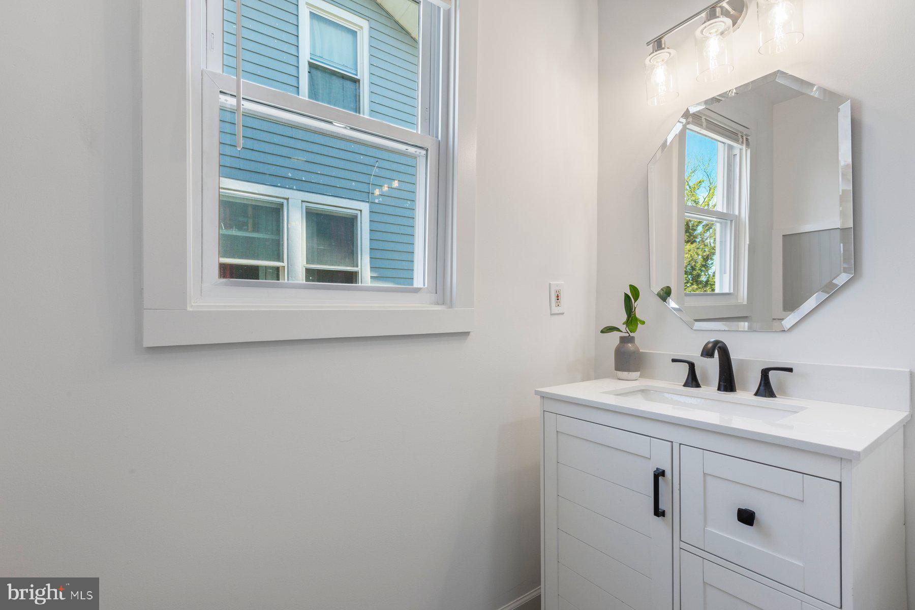 COLMAR MANOR - Residential