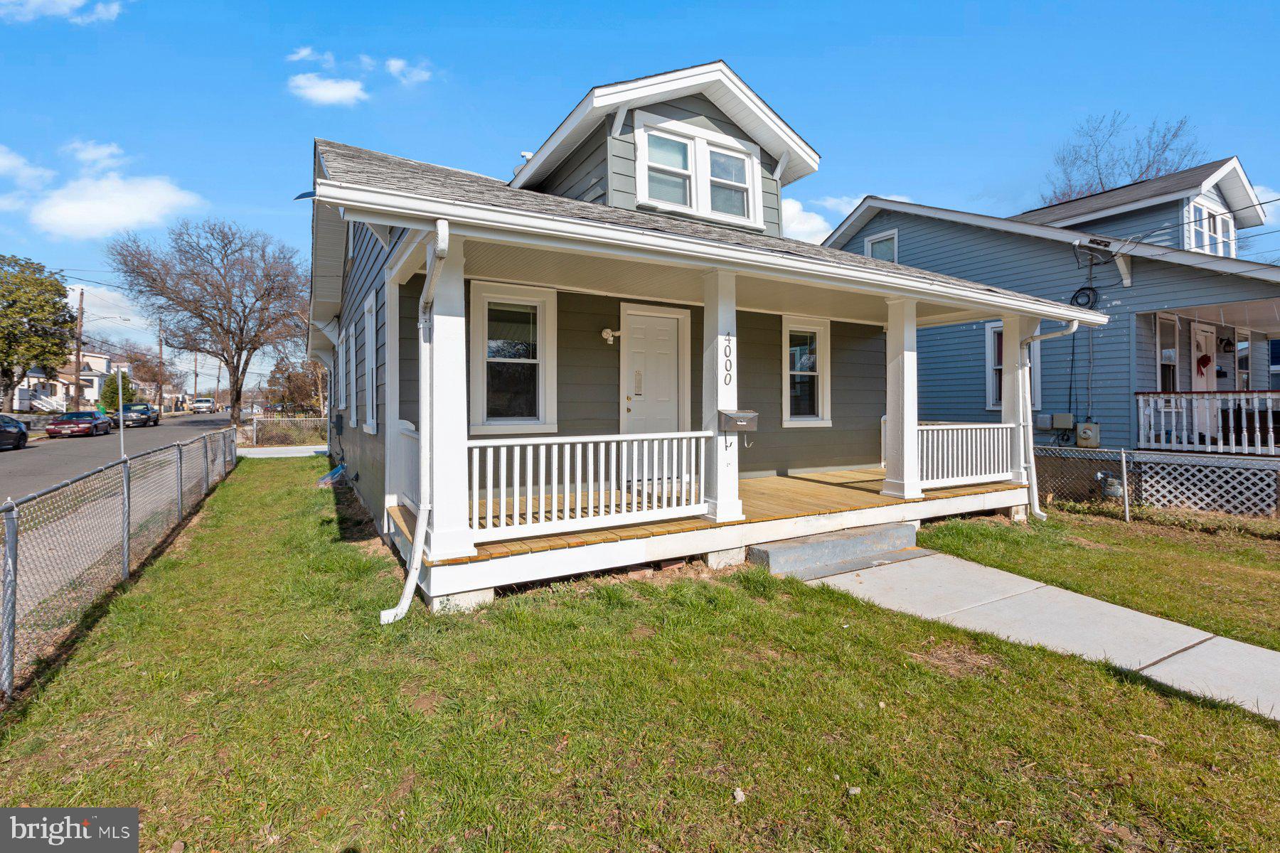 COLMAR MANOR - Residential