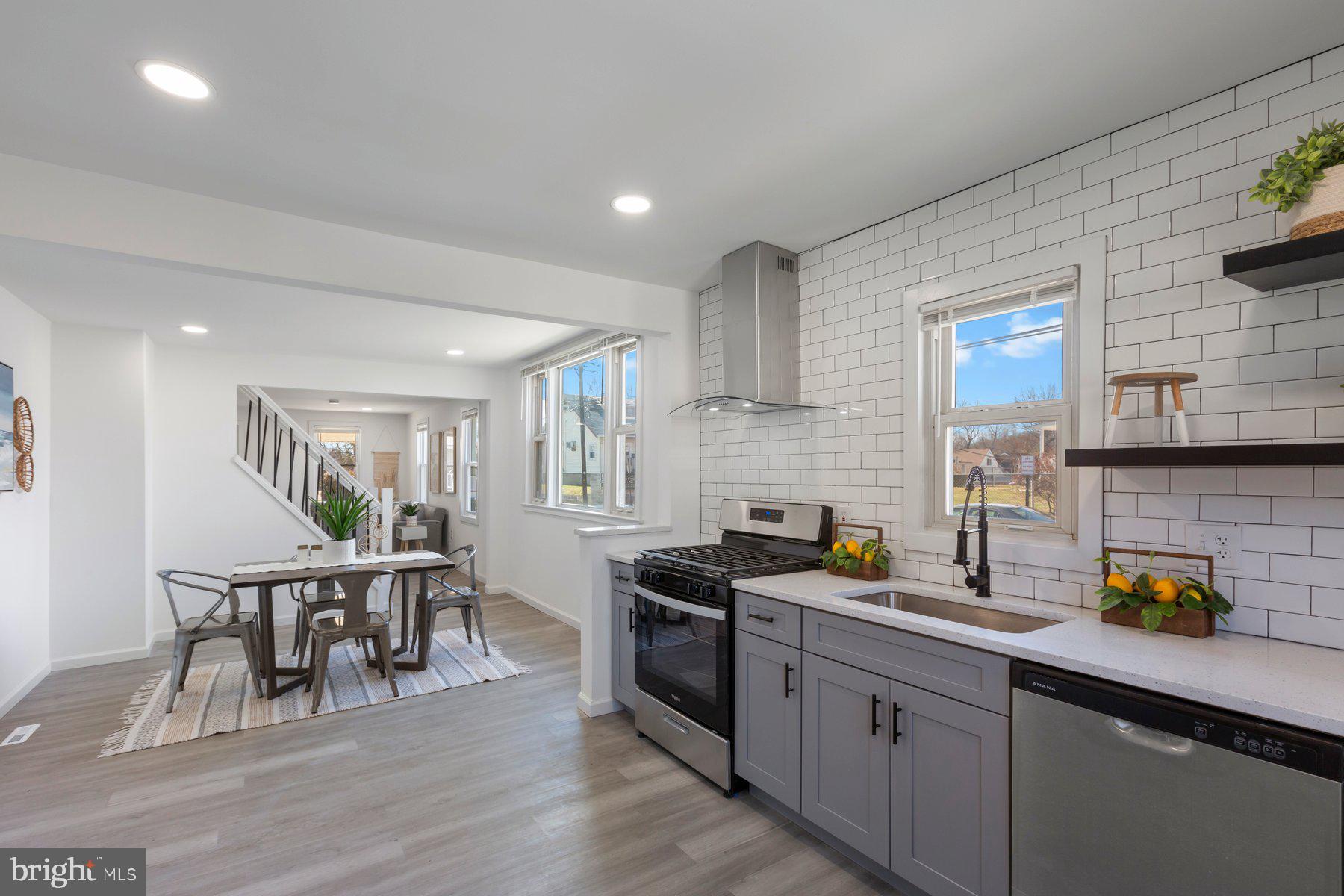 COLMAR MANOR - Residential