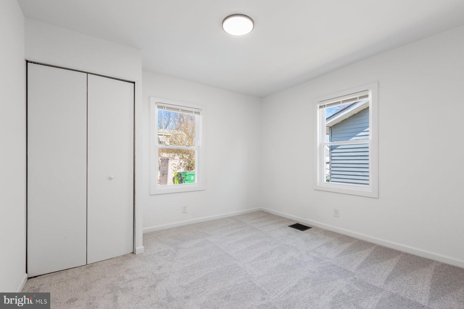 COLMAR MANOR - Residential