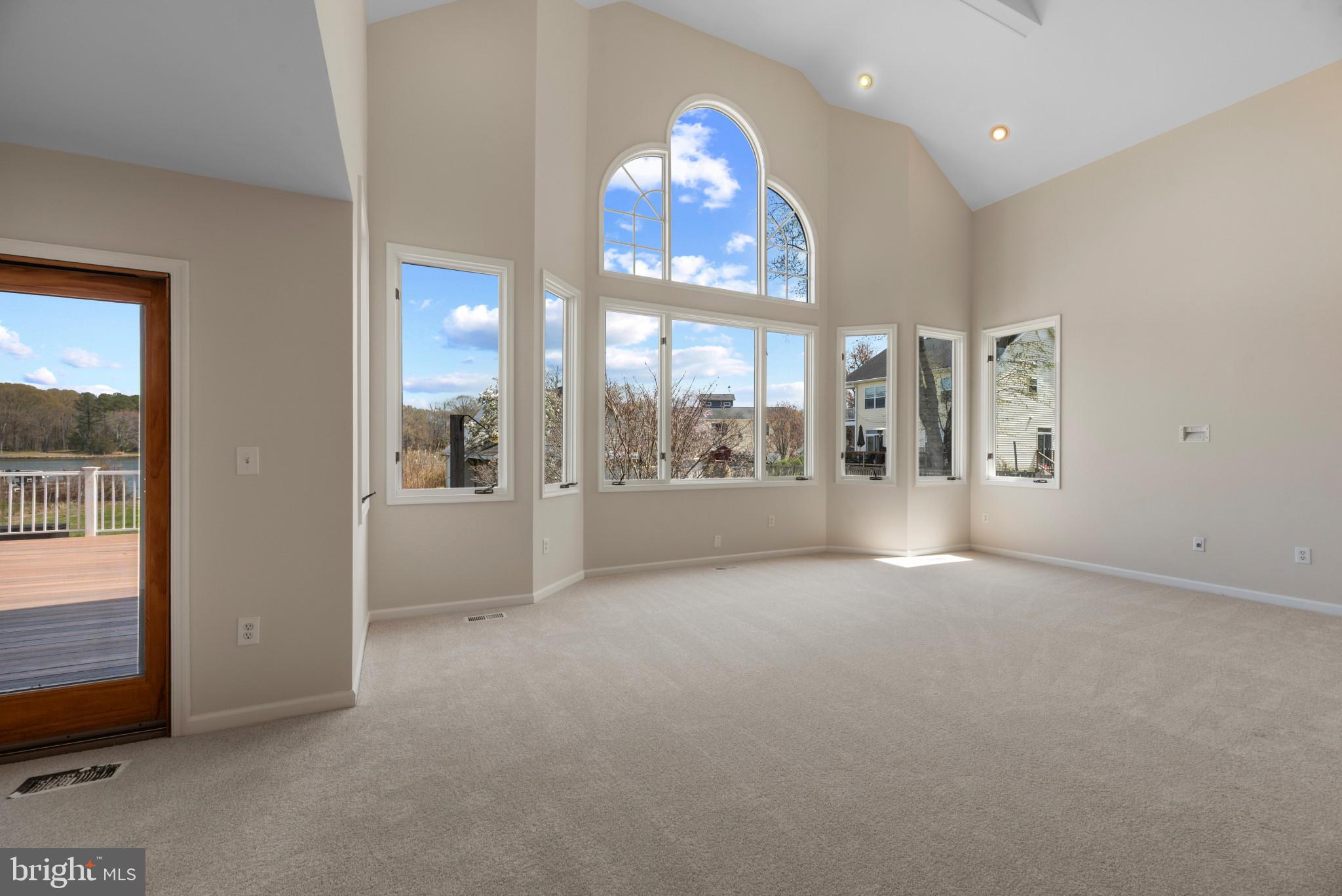 DEALE BEACH - Residential