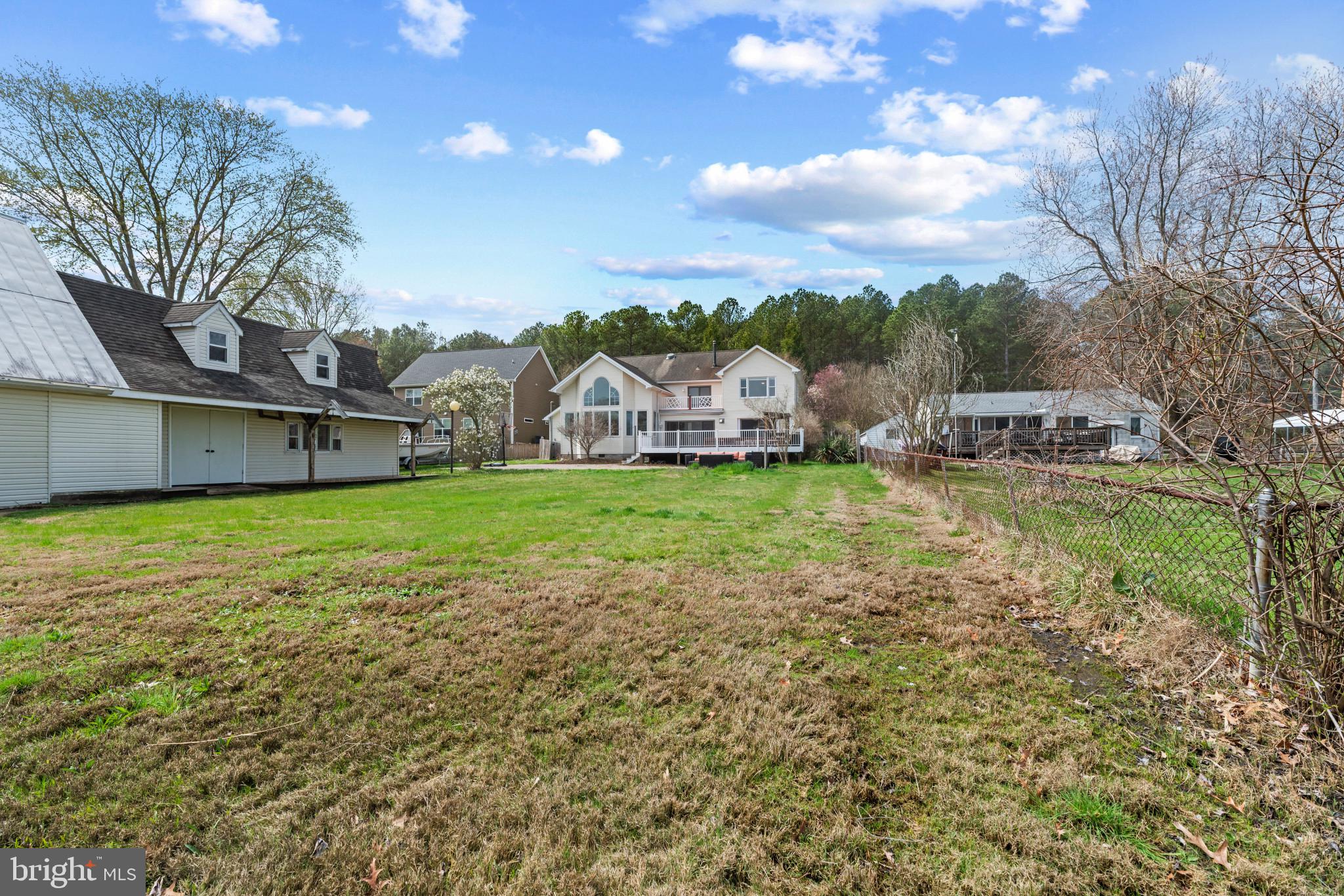 DEALE BEACH - Residential