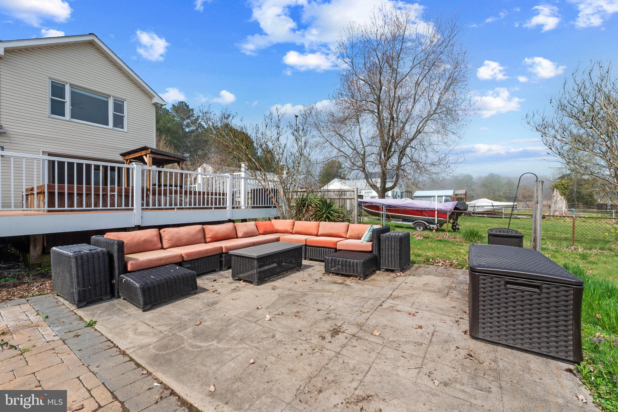 DEALE BEACH - Residential