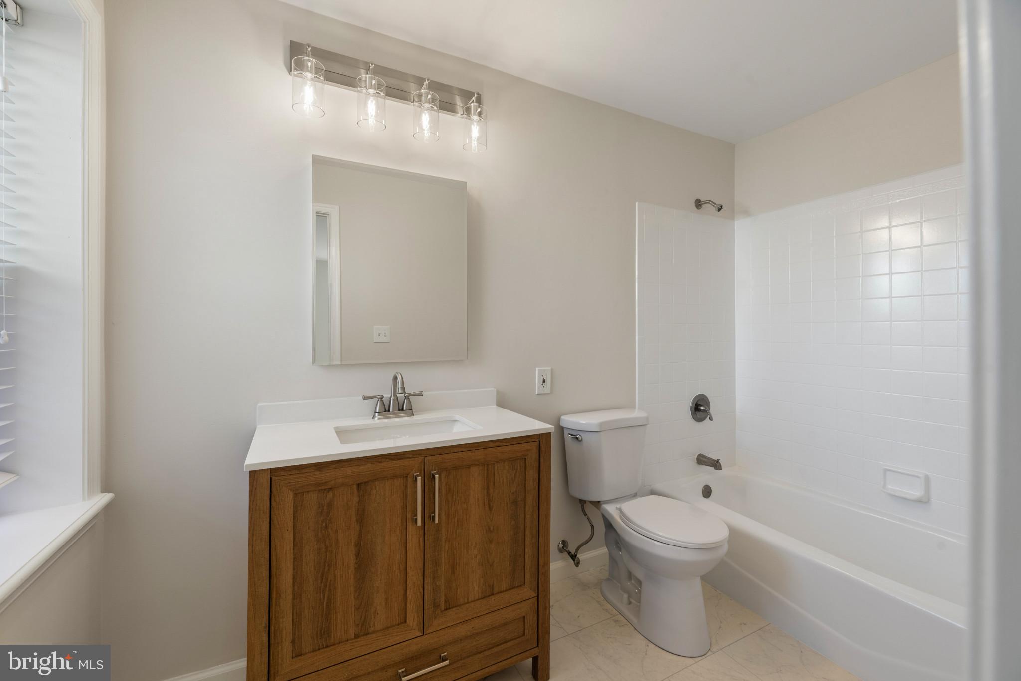 DEALE BEACH - Residential