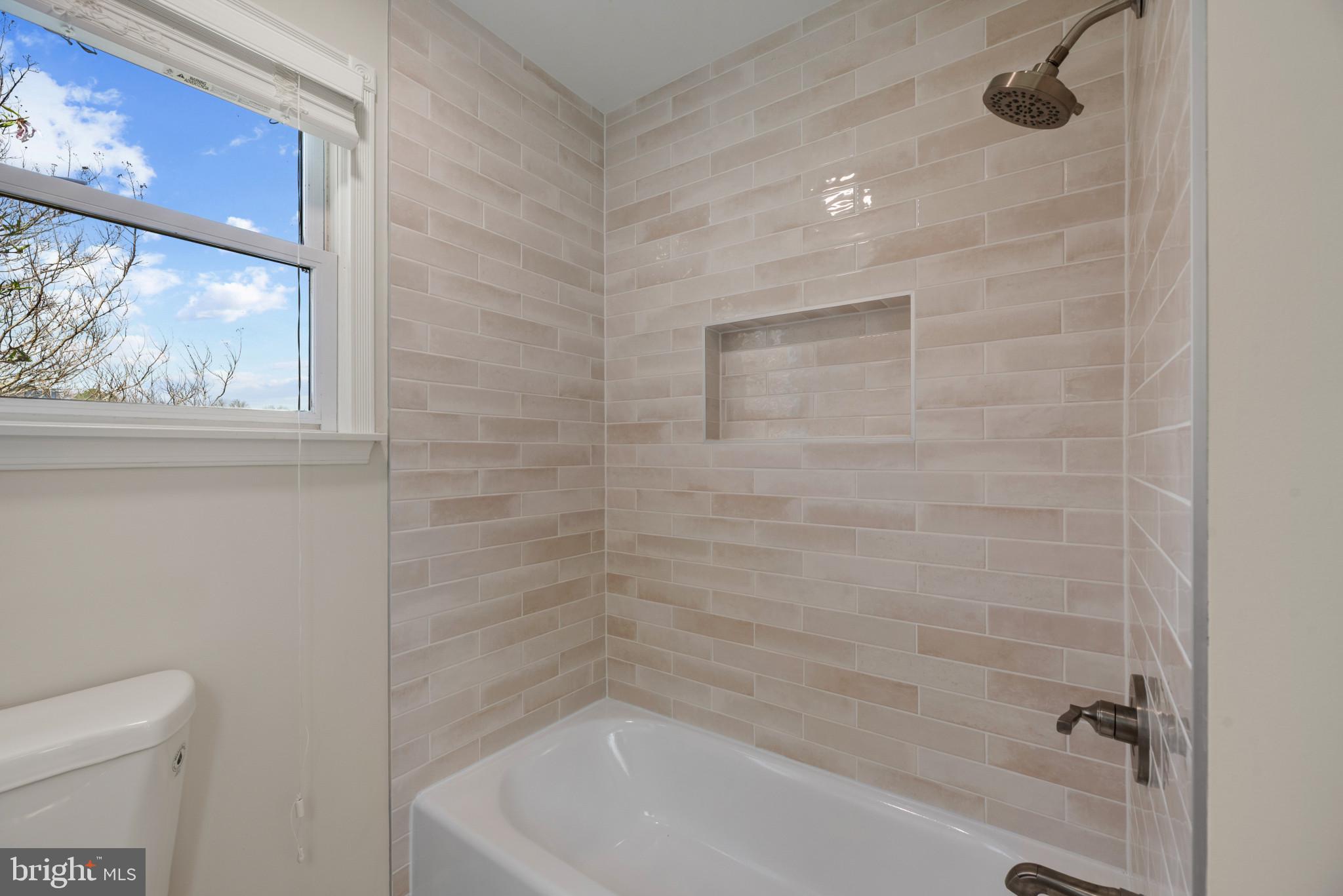 DEALE BEACH - Residential