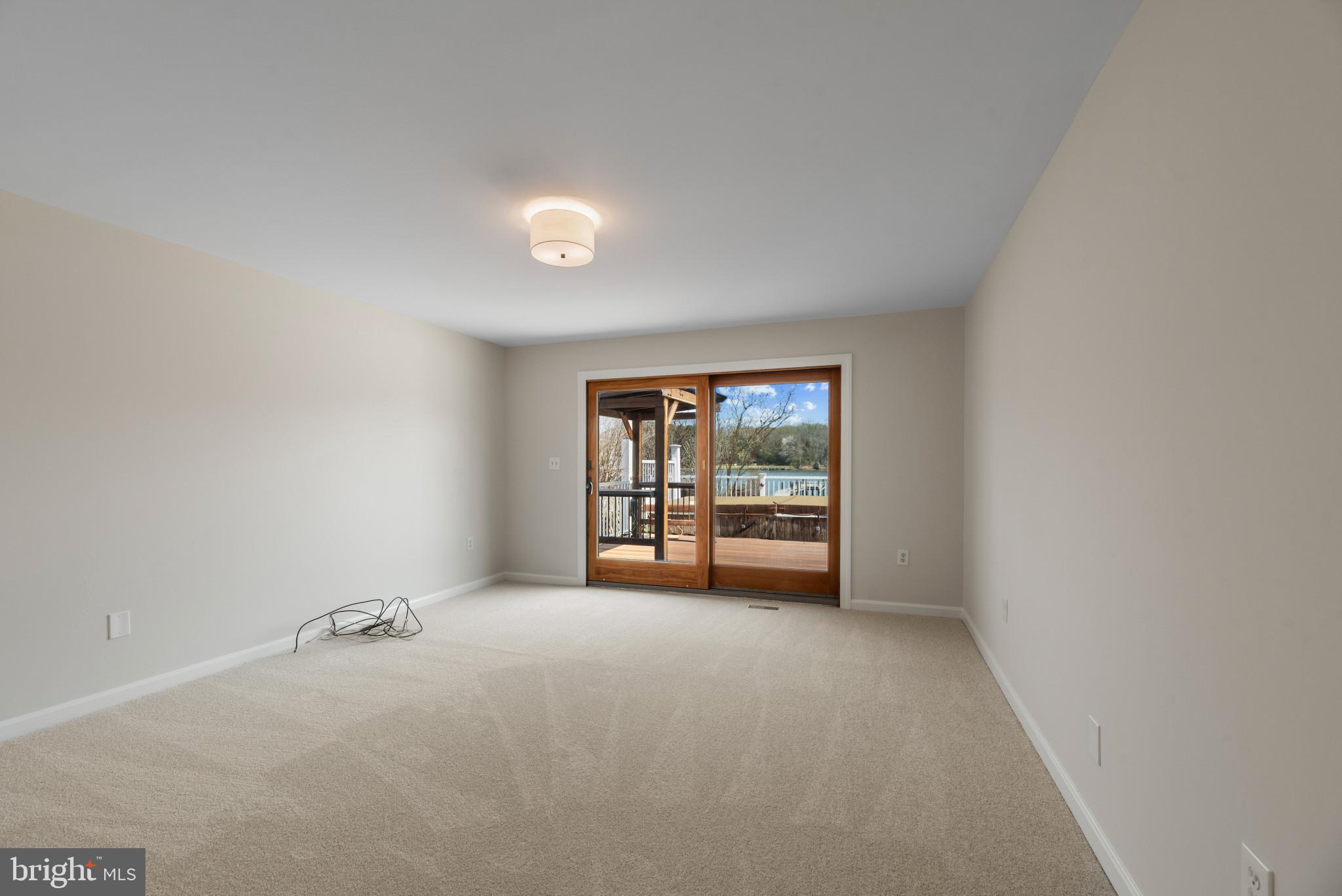 DEALE BEACH - Residential