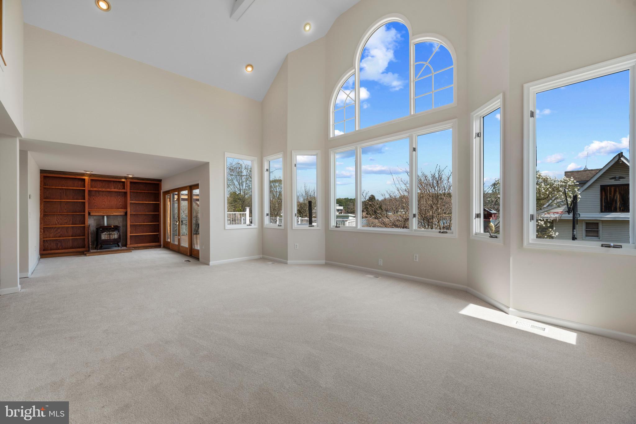 DEALE BEACH - Residential