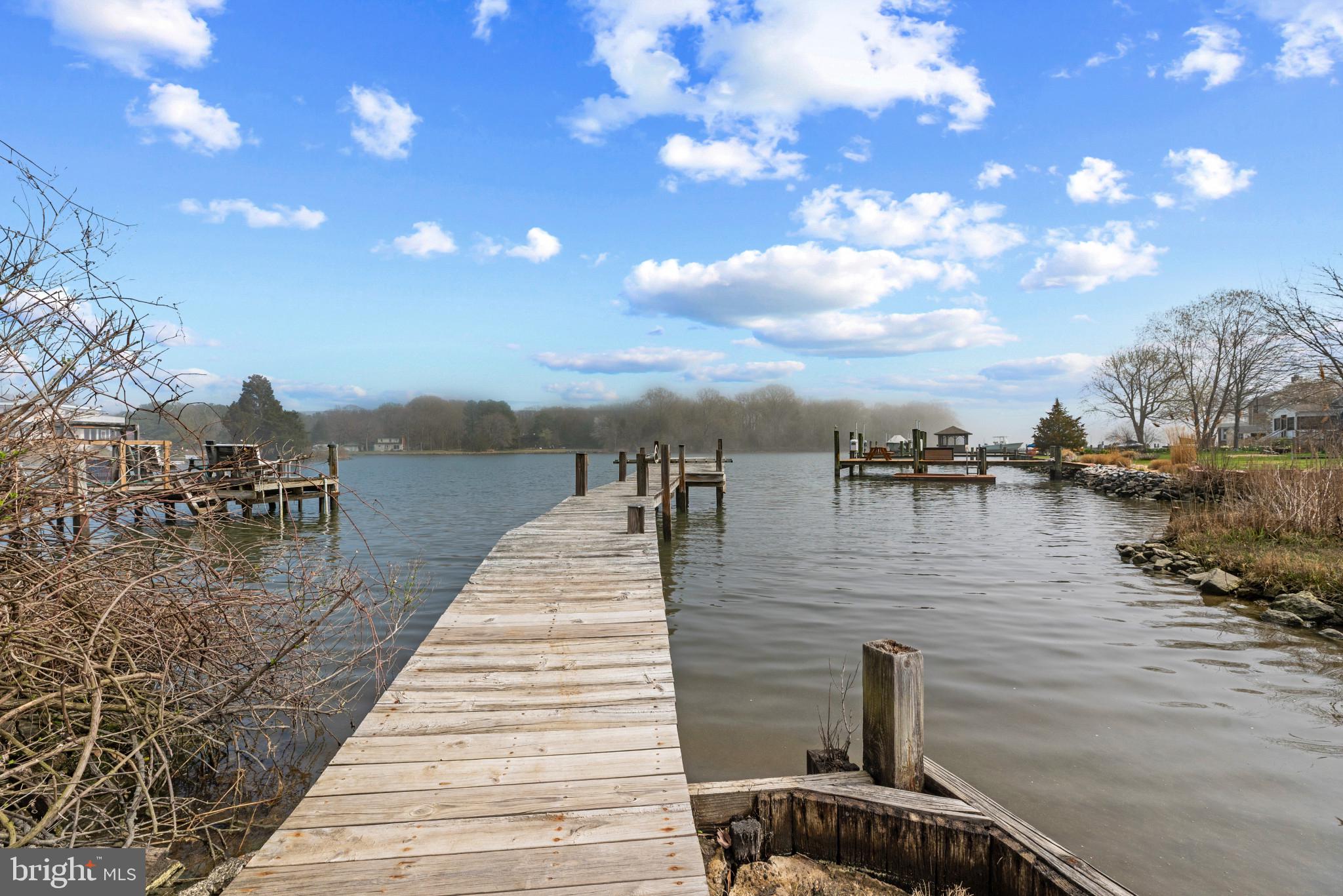 DEALE BEACH - Residential