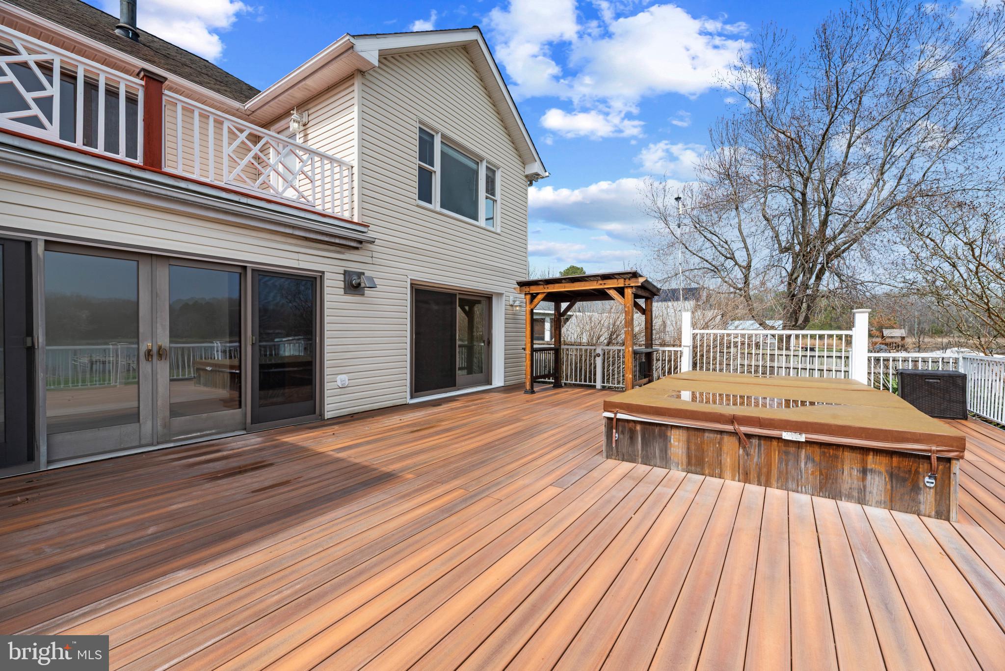 DEALE BEACH - Residential