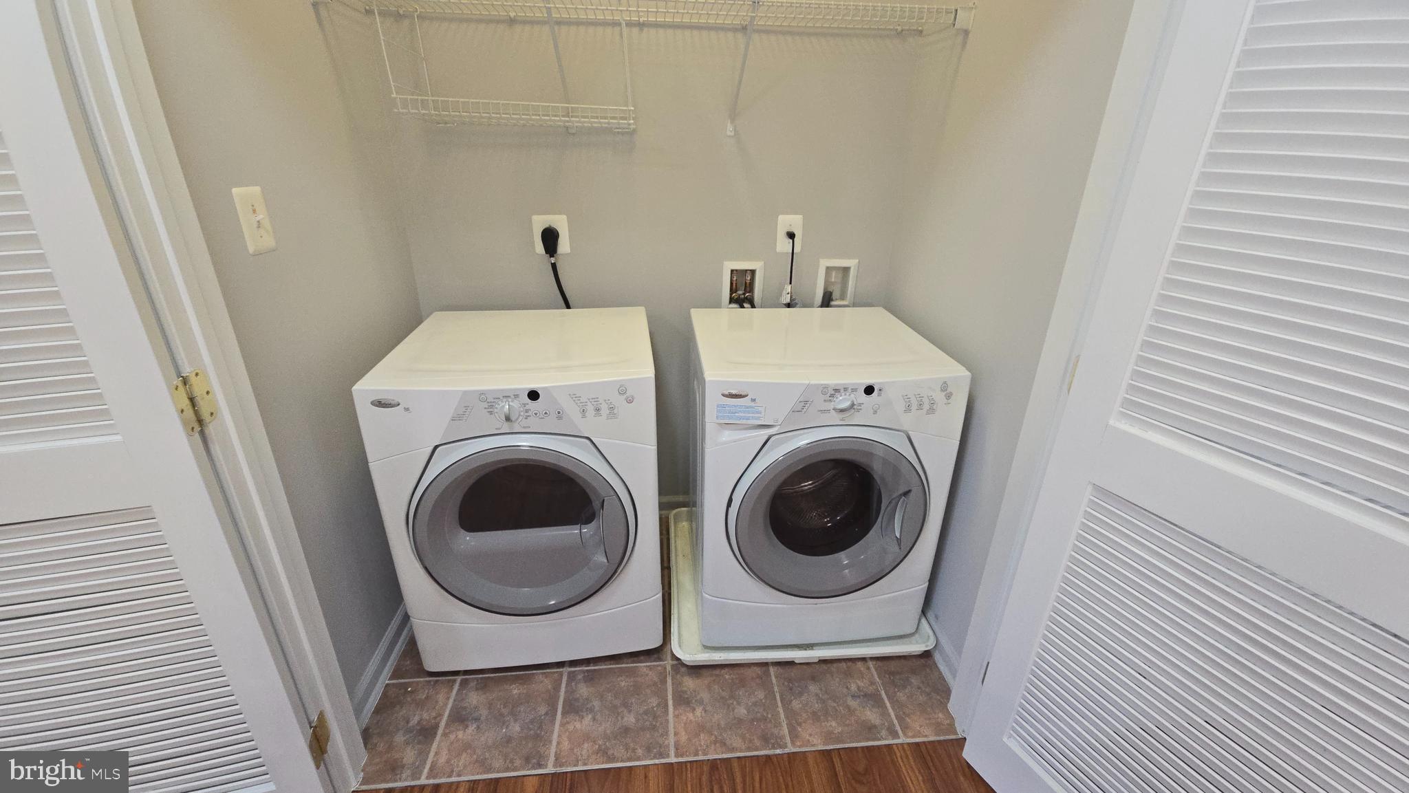 TOWNES CONDOMINIUMS - Residential Lease