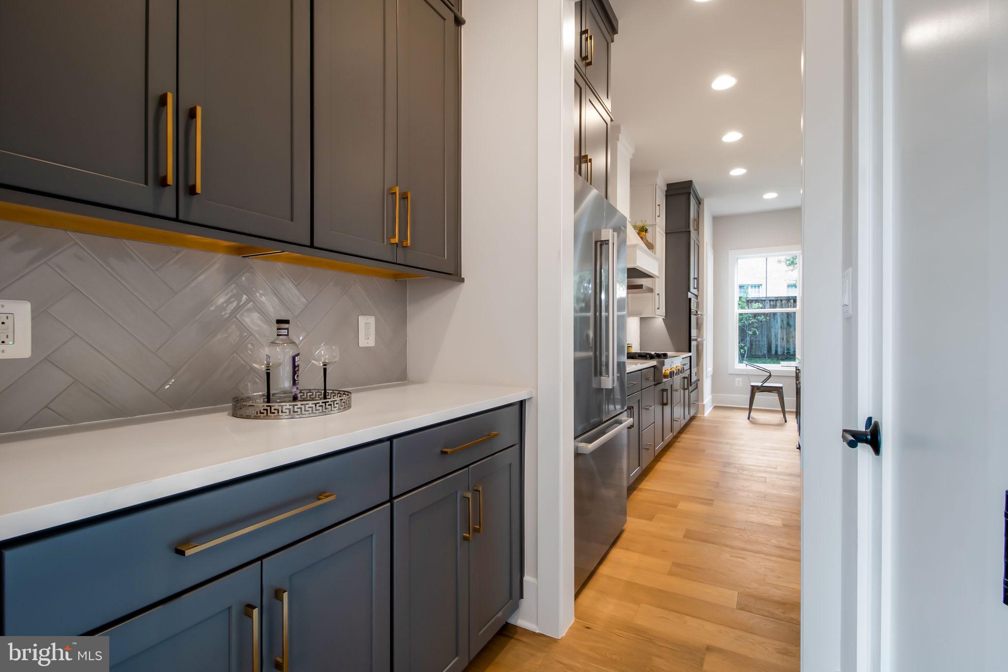 ARLINGTON - Residential