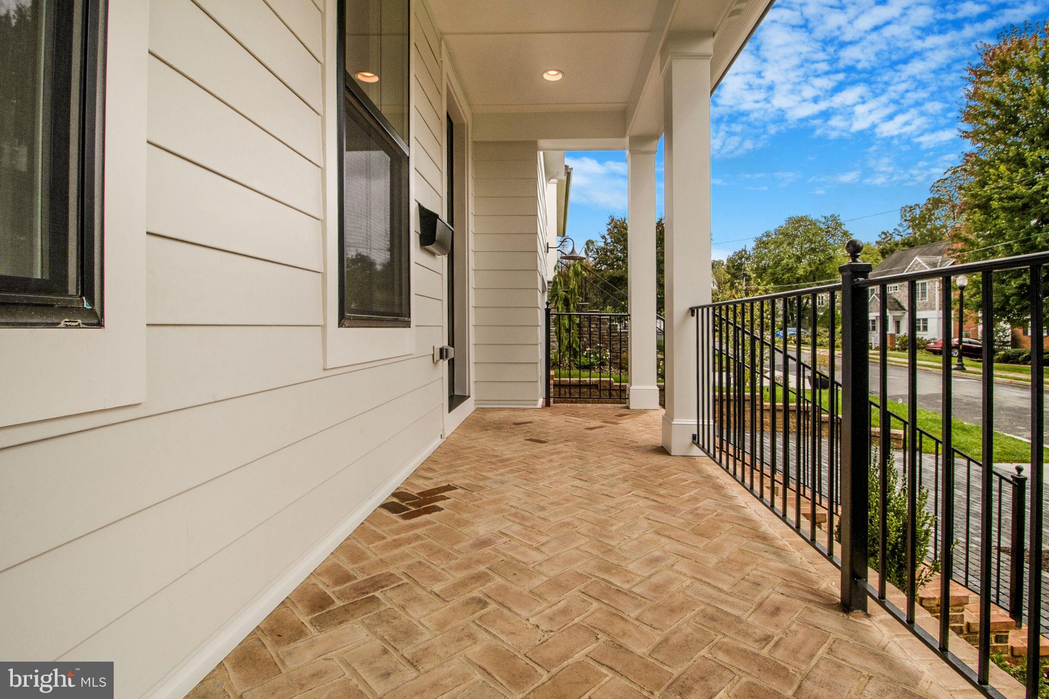 ARLINGTON - Residential