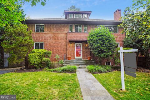 Photo of 6207 LANDON LN, BETHESDA, MD 20817 (MLS # MDMC2095748) Photo of 6207 LANDON LN, BETHESDA, MD 20817 (MLS # MDMC2095748)